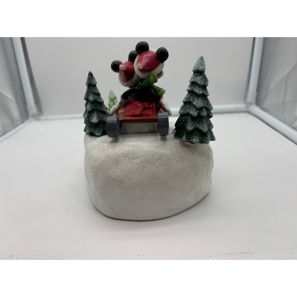 Disney St Nicholas Square Christmas Village Mickey Minnie Sleigh Ride Pluto Fig - Picture 6 of 7